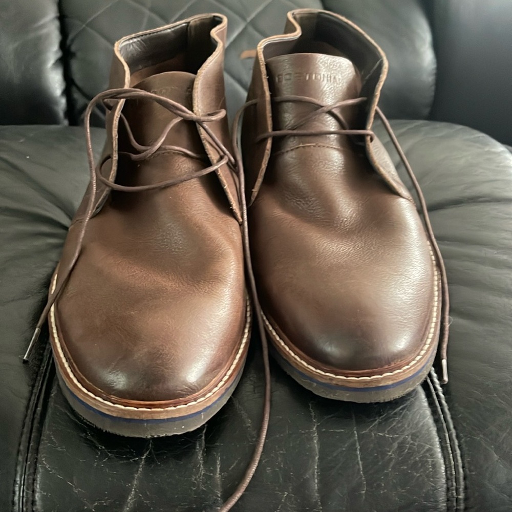 Bostonian leather Low boot style